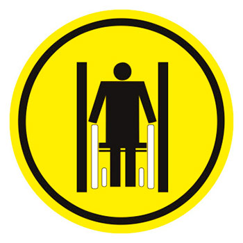 Визуальный предупреждающий знак «Ограниченная ширина прохода», ДС71 (полистирол 3 мм, 150х150 мм)